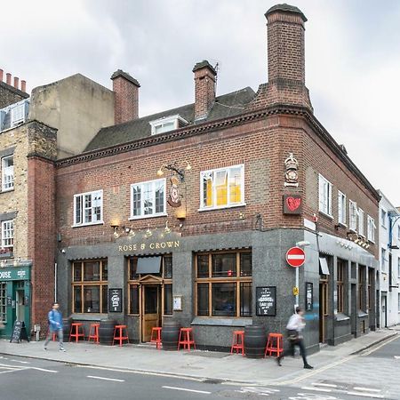 Publove @ The Rose & Crown London Bagian luar foto
