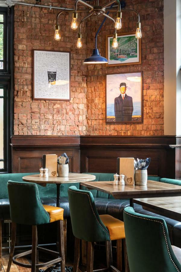 Publove @ The Rose & Crown London Bagian luar foto